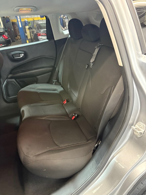 2020 Jeep Compass Image 37