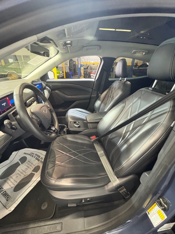 2021 Ford Mustang Image 25