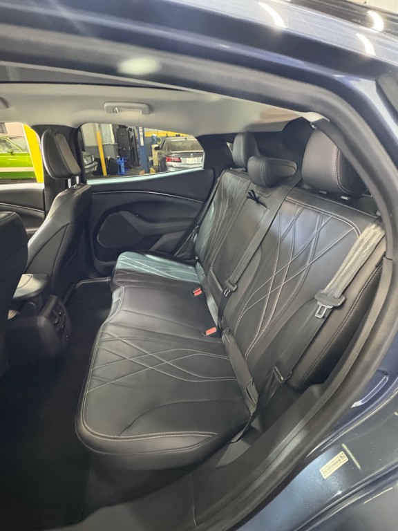 2021 Ford Mustang Image 41