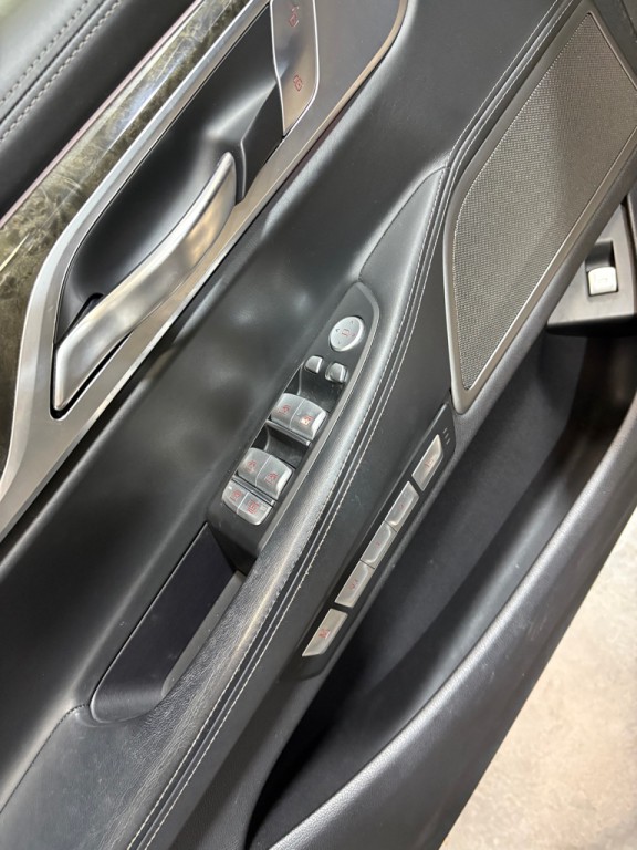 2017 BMW 7 Series Image 15