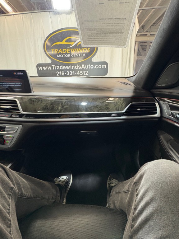 2017 BMW 7 Series Image 29