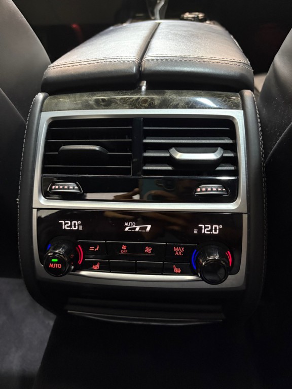 2017 BMW 7 Series Image 38