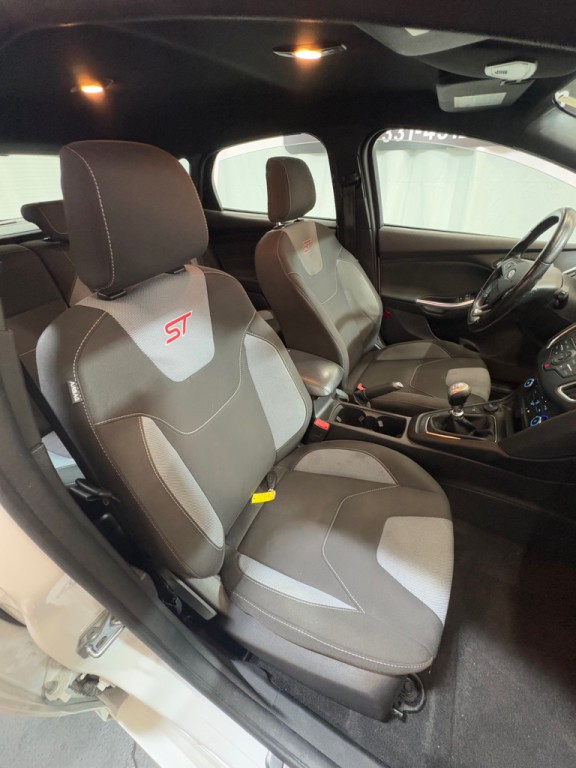 2018 Ford Focus Image 32