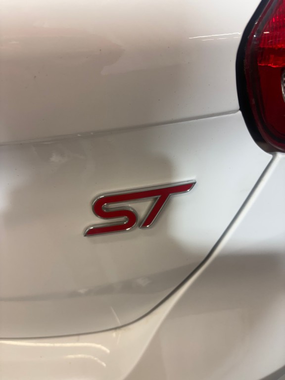 2018 Ford Focus Image 38