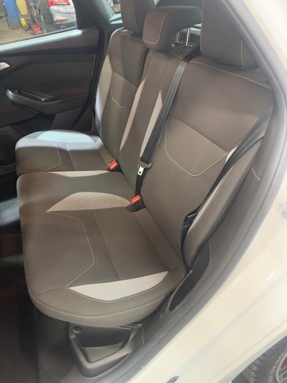 2018 Ford Focus Image 40