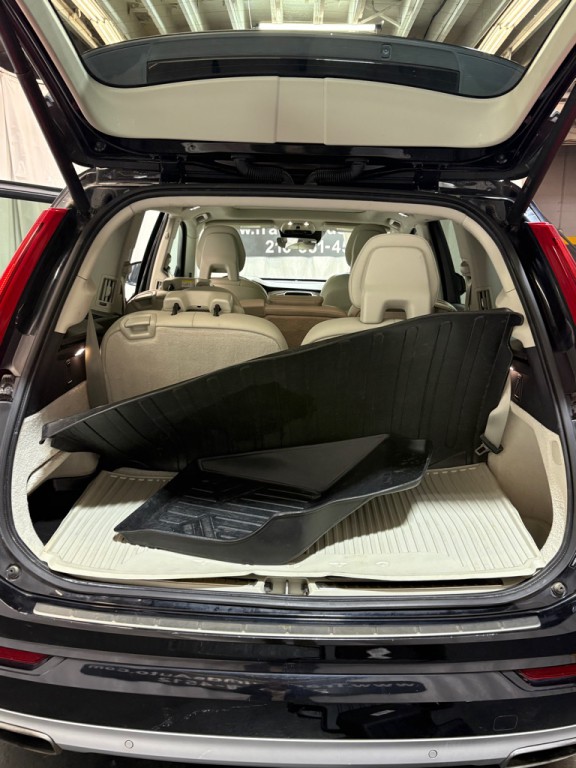 2016 Volvo XC90 Image 9