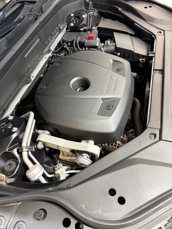 2016 Volvo XC90 Image 13