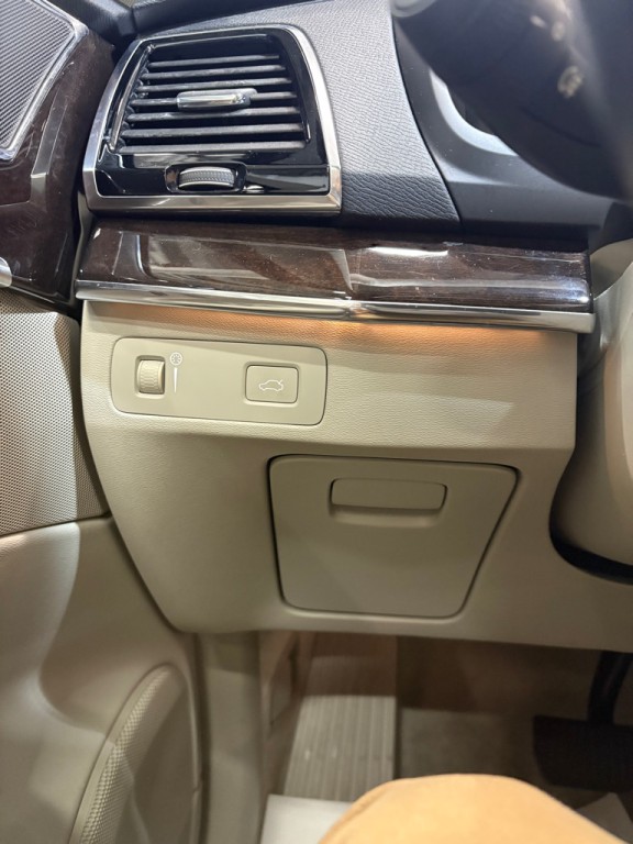 2016 Volvo XC90 Image 17