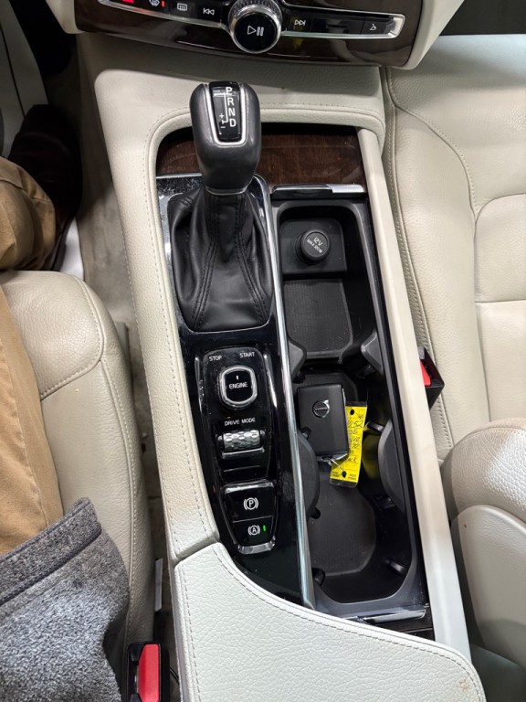2016 Volvo XC90 Image 21