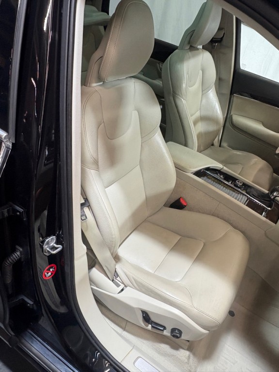 2016 Volvo XC90 Image 27