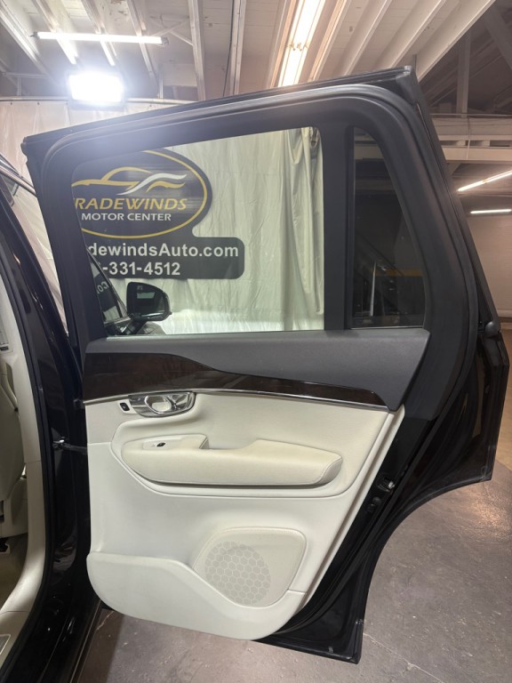 2016 Volvo XC90 Image 32