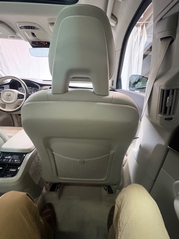 2016 Volvo XC90 Image 34