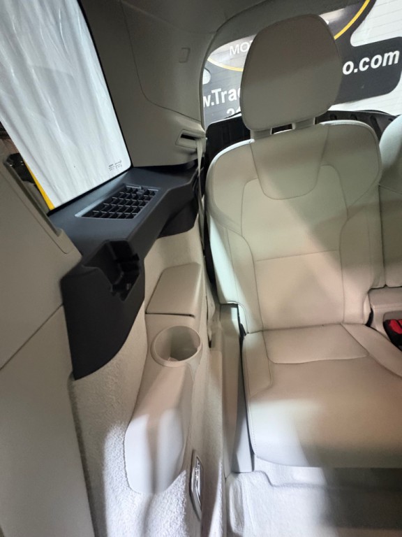 2016 Volvo XC90 Image 40