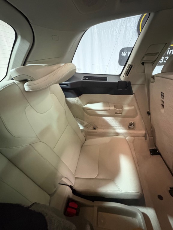 2016 Volvo XC90 Image 42