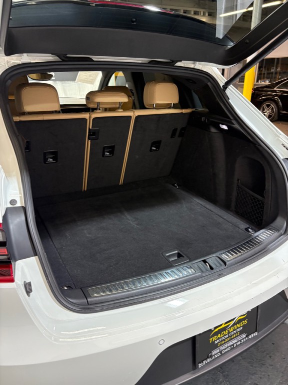 2018 Porsche Macan Image 8