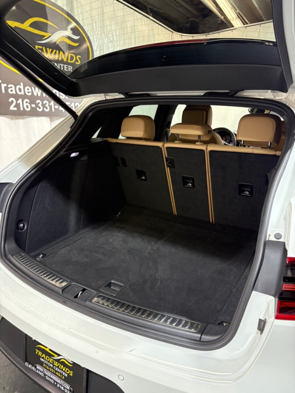 2018 Porsche Macan Image 10