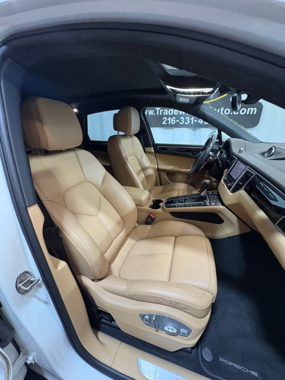 2018 Porsche Macan Image 29