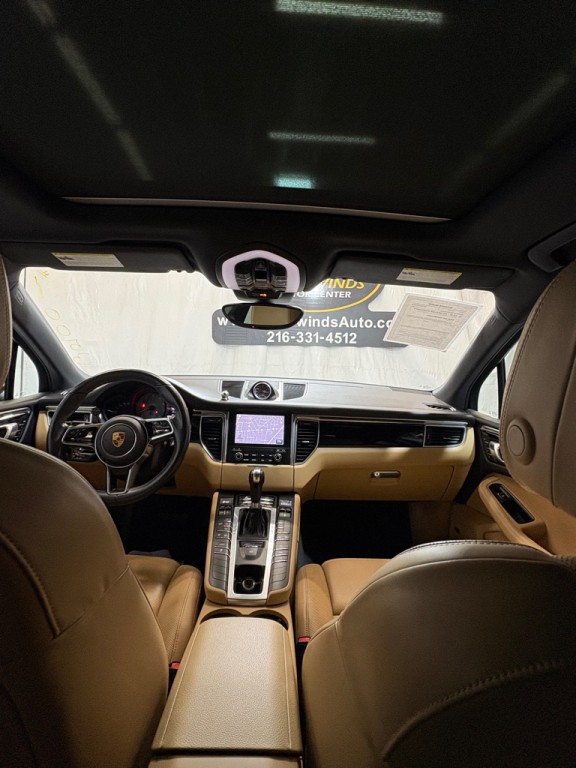 2018 Porsche Macan Image 33