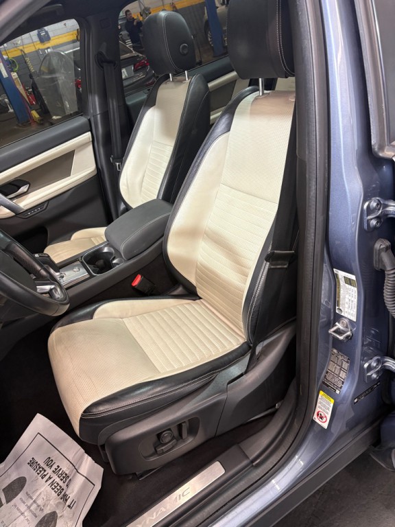 2020 Land Rover Discovery Sport Image 15