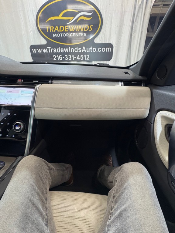 2020 Land Rover Discovery Sport Image 28