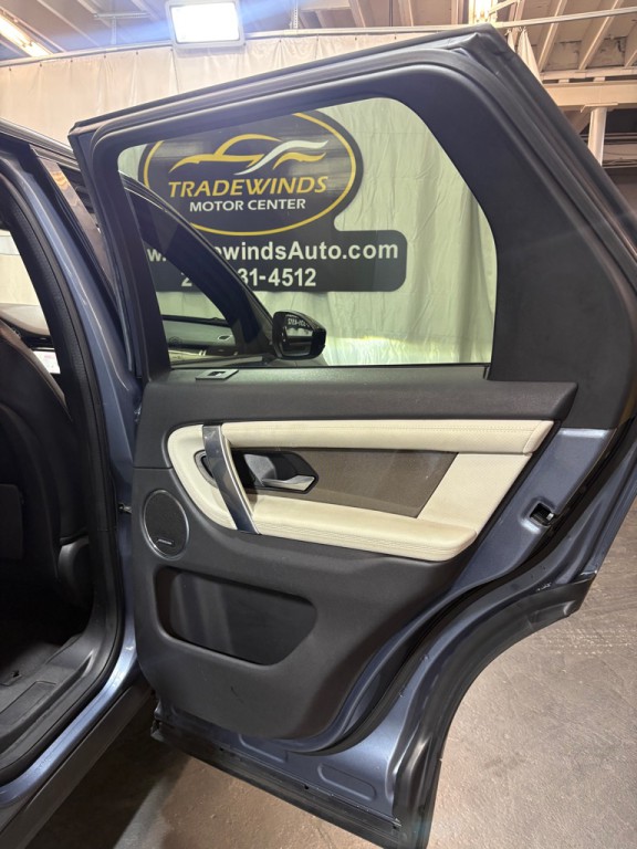 2020 Land Rover Discovery Sport Image 32