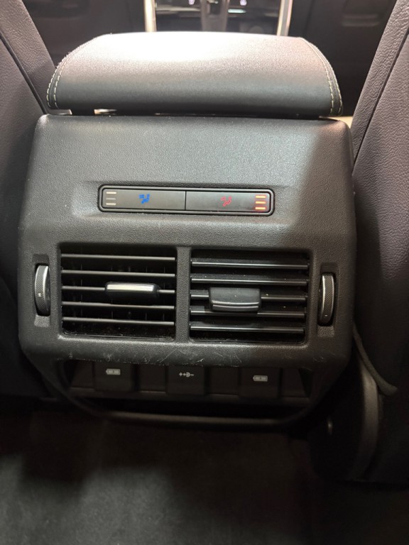 2020 Land Rover Discovery Sport Image 36