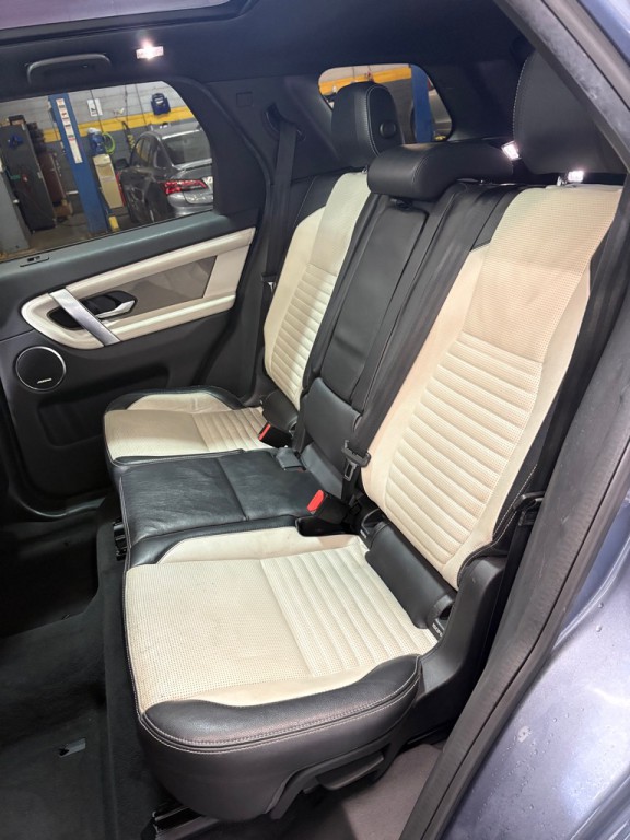 2020 Land Rover Discovery Sport Image 40