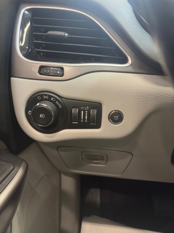 2019 Jeep Cherokee Image 17