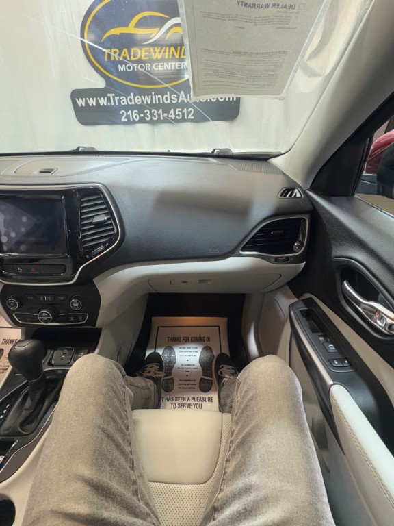 2019 Jeep Cherokee Image 28