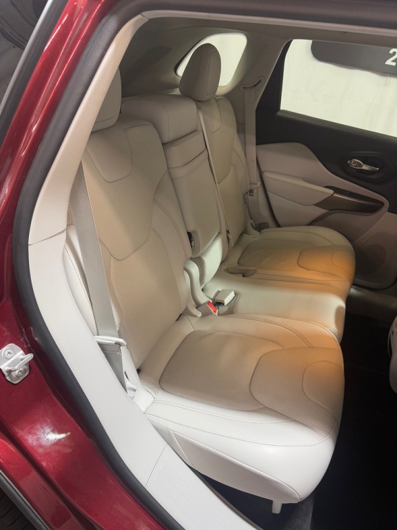 2019 Jeep Cherokee Image 33