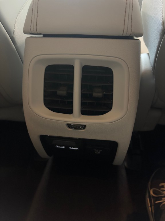 2019 Jeep Cherokee Image 36