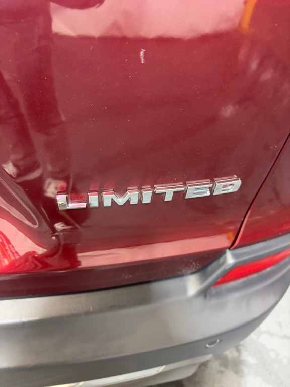 2019 Jeep Cherokee Image 38