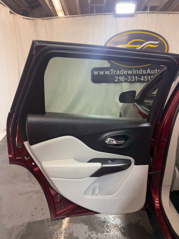 2019 Jeep Cherokee Image 40