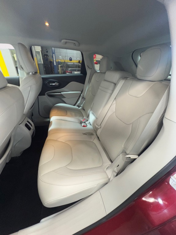 2019 Jeep Cherokee Image 44