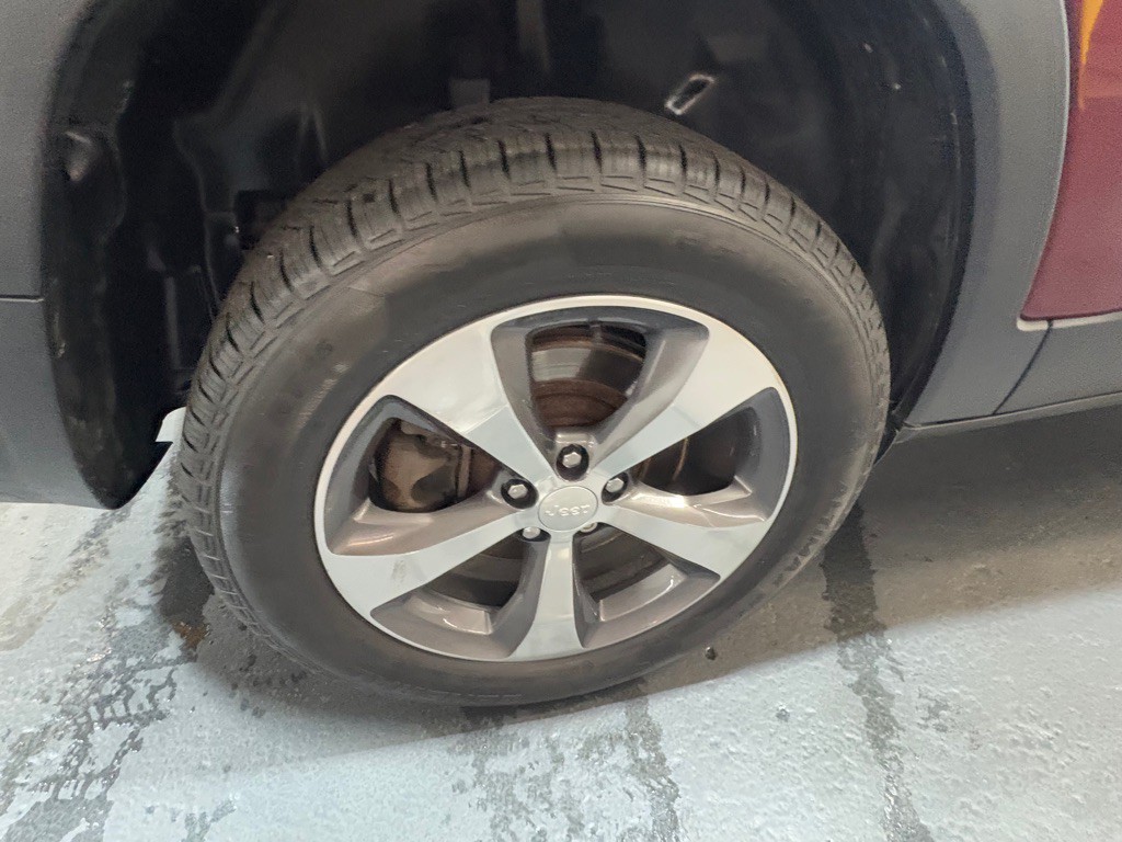 2019 Jeep Cherokee Image 47