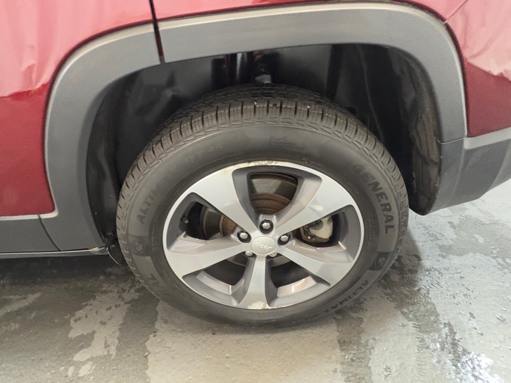 2019 Jeep Cherokee Image 48