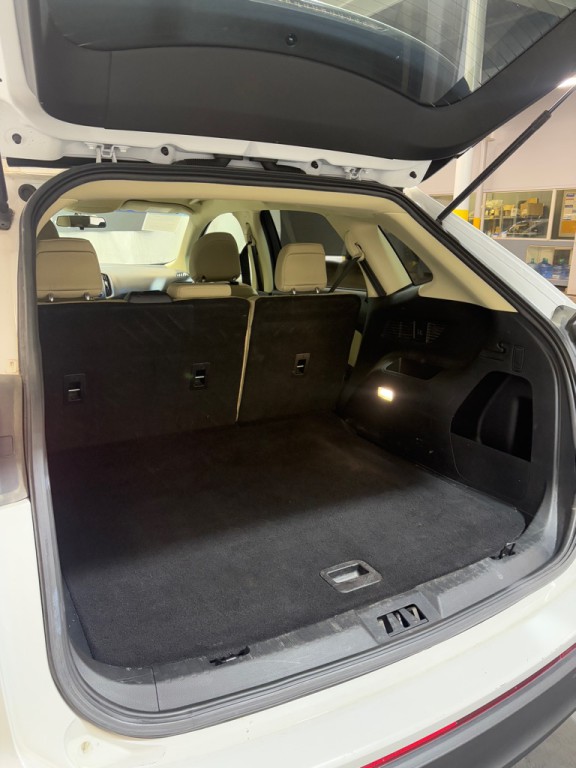 2018 Ford Edge Image 8