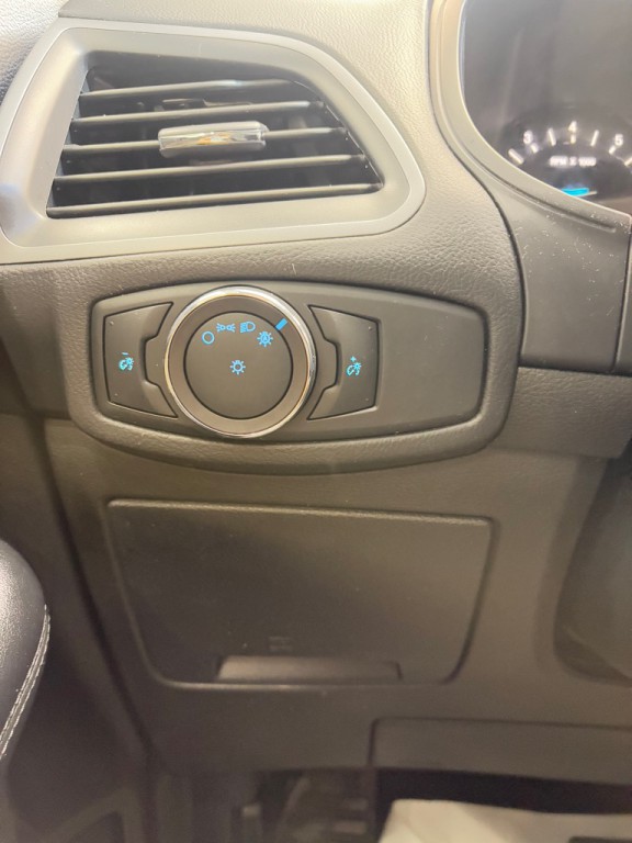 2018 Ford Edge Image 17