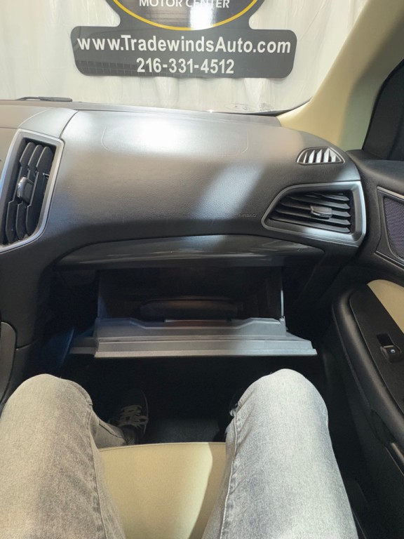 2018 Ford Edge Image 30