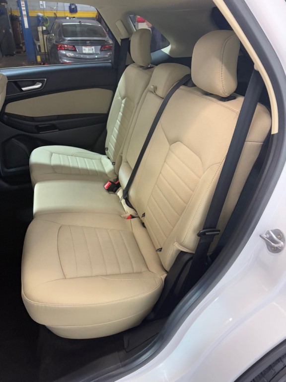 2018 Ford Edge Image 41