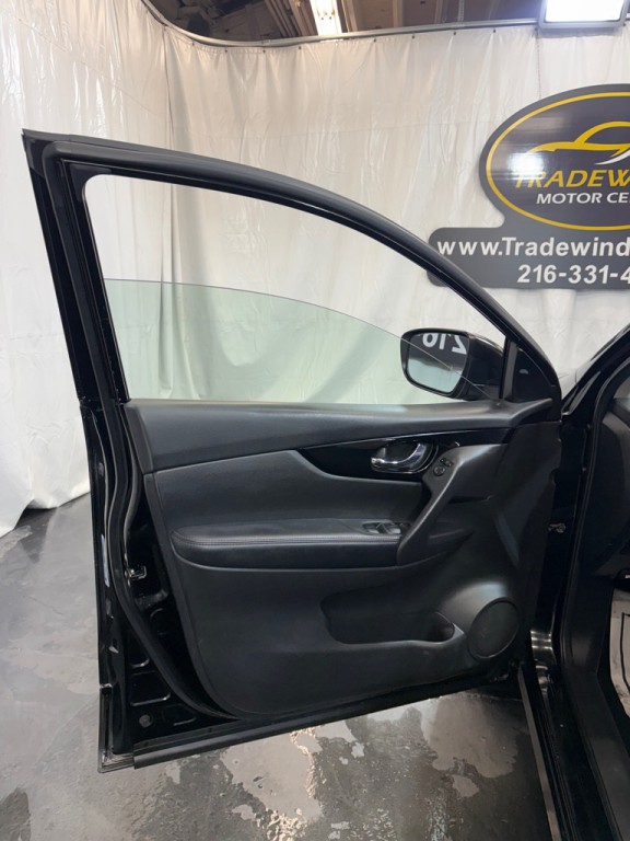 2019 Nissan Rogue Image 14