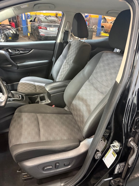 2019 Nissan Rogue Image 15