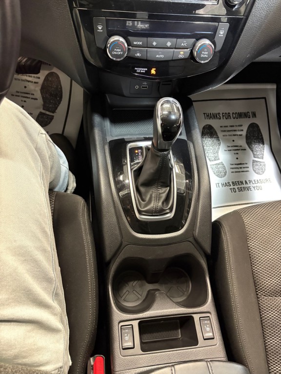 2019 Nissan Rogue Image 21