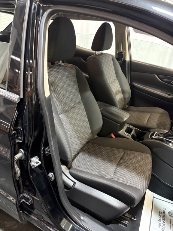 2019 Nissan Rogue Image 26