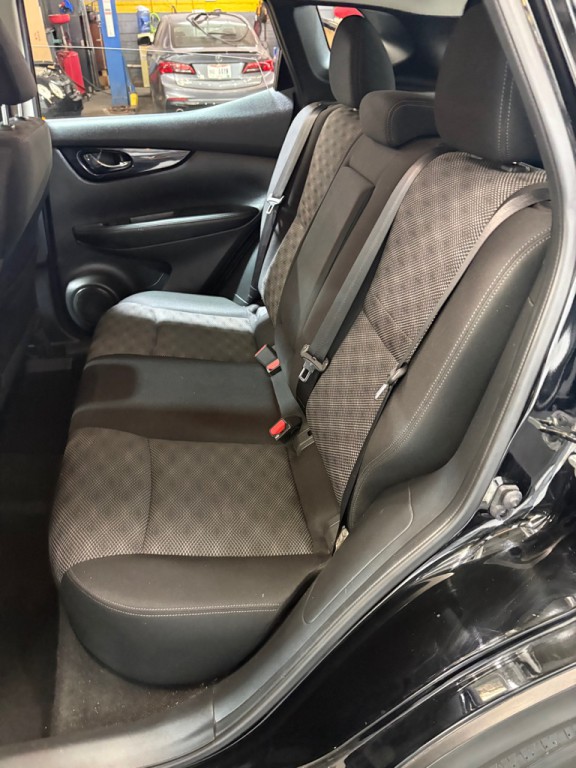 2019 Nissan Rogue Image 37