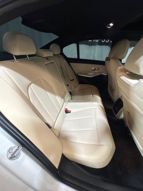 2020 BMW 3 Series Image 36