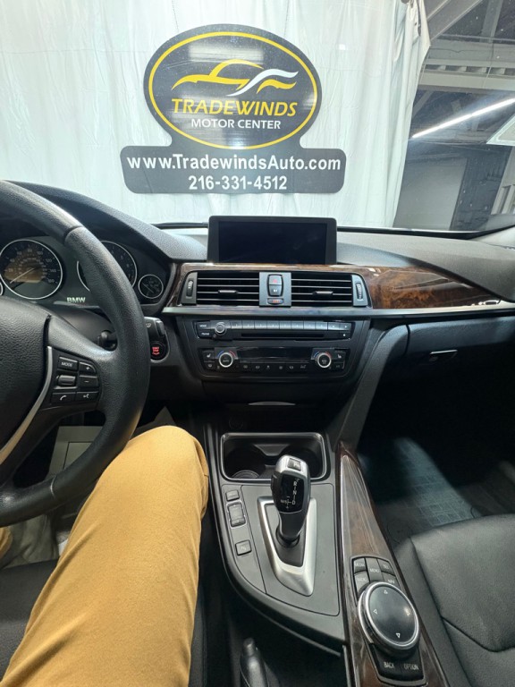 2015 BMW 3 Series Image 14