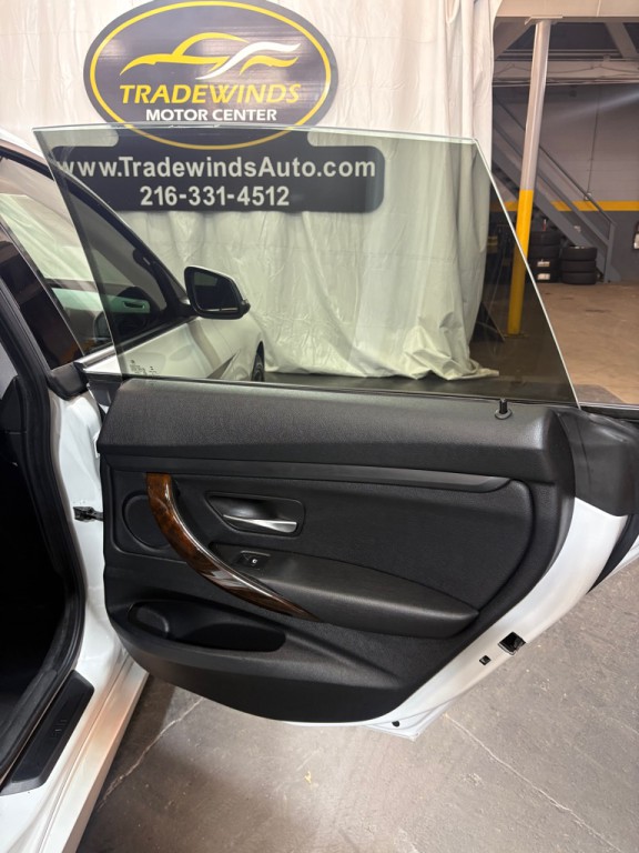 2015 BMW 3 Series Image 27