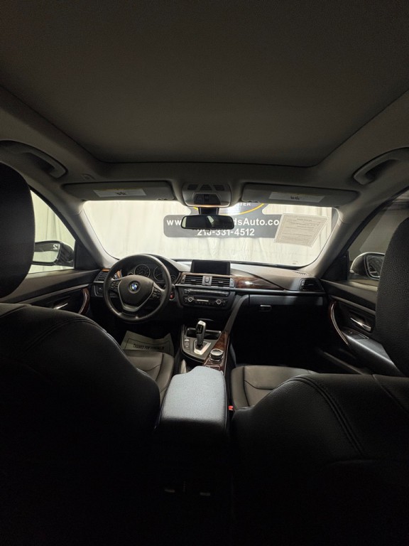 2015 BMW 3 Series Image 30