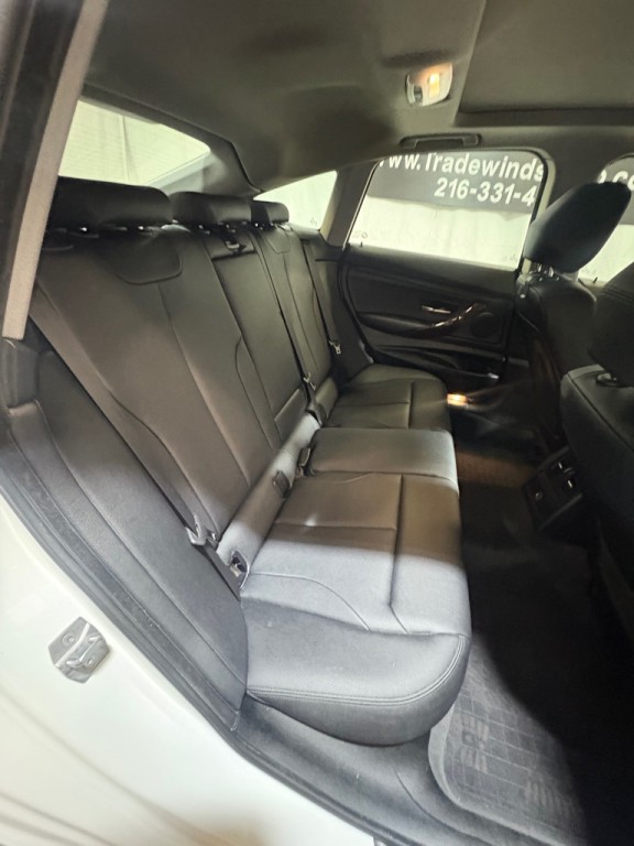 2015 BMW 3 Series Image 31